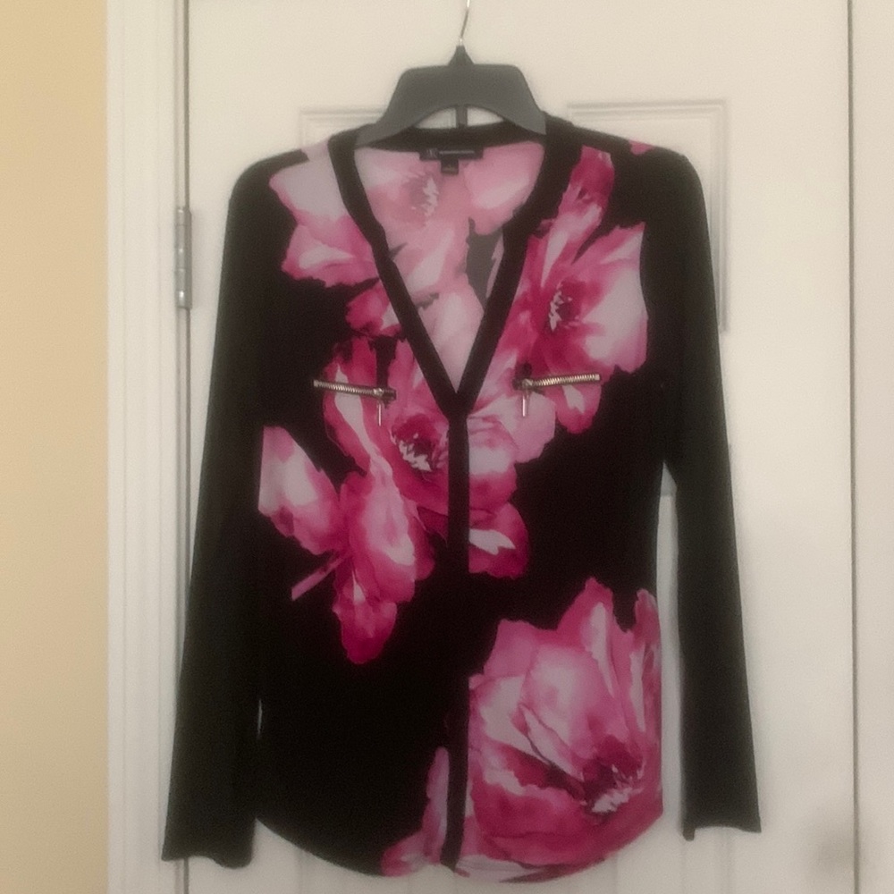 Women’s blouse size small